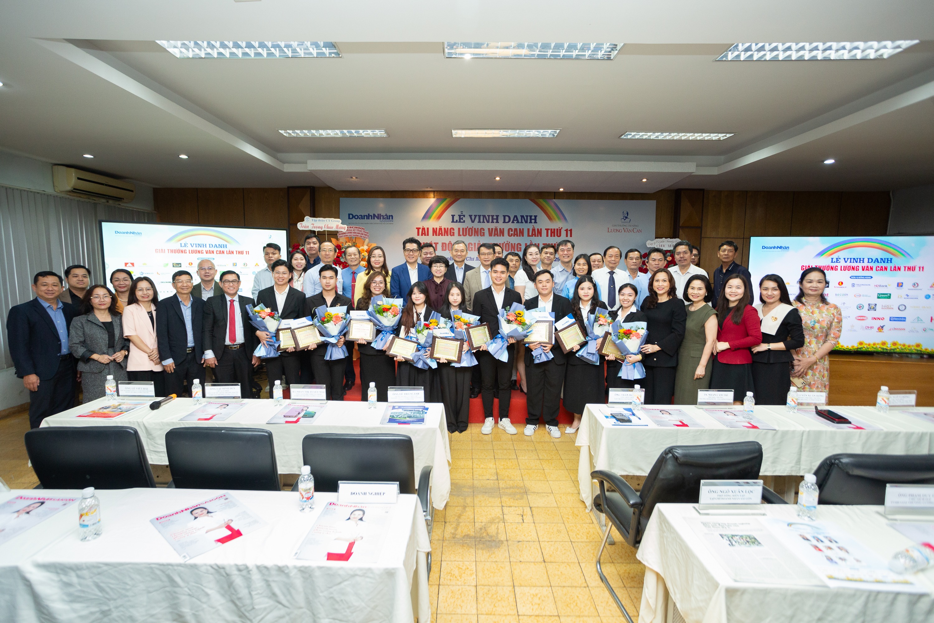 Awards Council, organisers and finalists at the 11th Luong Van Can Talent Awards